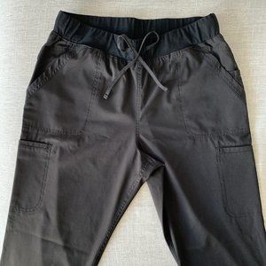 Elle SCRUBS black pants size L